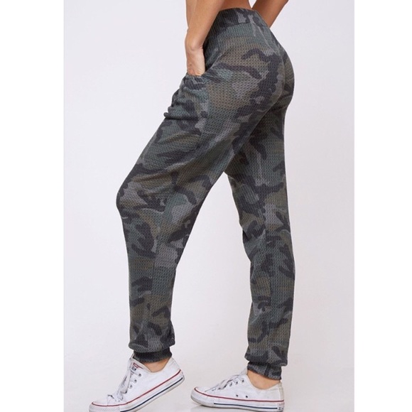 Make Offer 🌷Camouflage Thermal Sweatpants Joggers - Picture 4 of 8